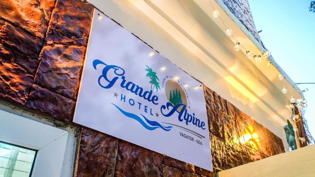 Grande Alpine Hotel Vagator Eksteriør bilde